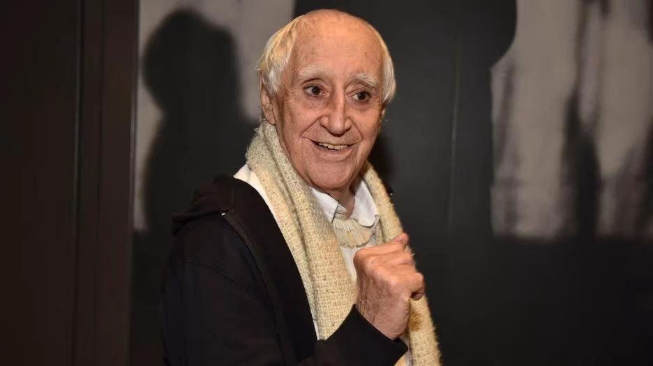 Ator e diretor teatral Z&eacute; Celso Martinez morreu ap&oacute;s queimaduras sofridas em seu apartamento, que incendiou