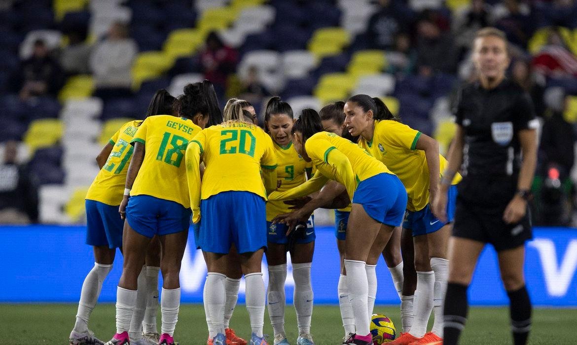 Brasil venceu por 3 a 0, com gols de Luana, Kathellen e Rafaelle