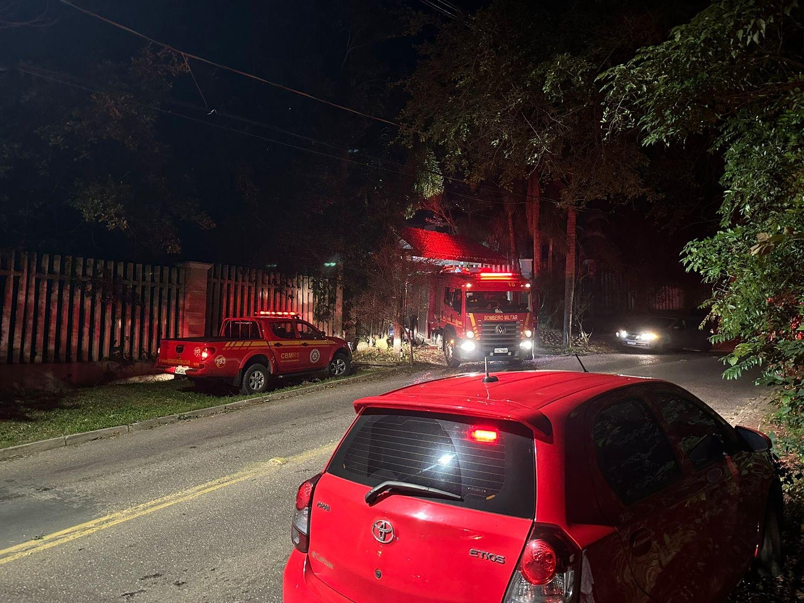 Bombeiros evitaram que casa fosse destru&iacute;da