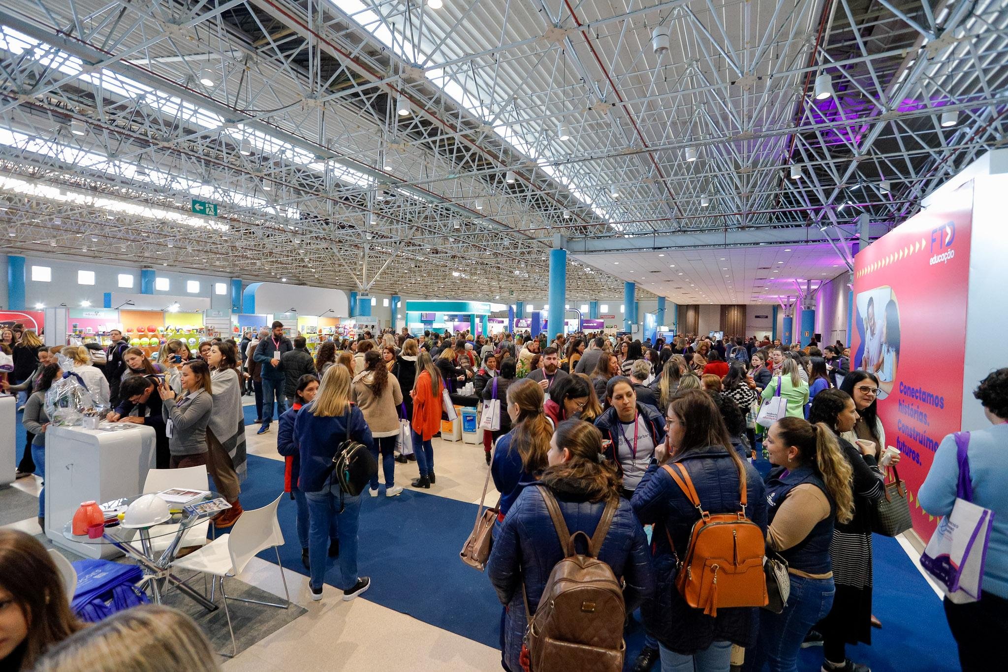 A exposi&ccedil;&atilde;o &eacute; aberta ao p&uacute;blico e funciona at&eacute; hoje, ao final do evento educacional