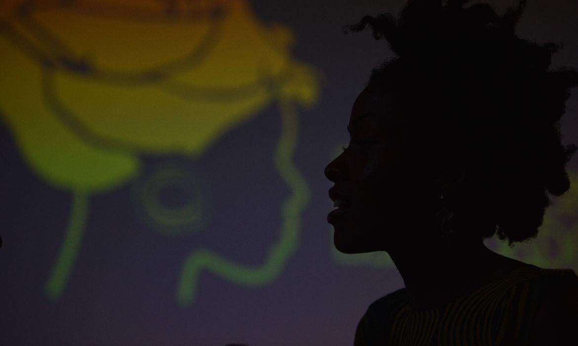 Data refor&ccedil;a a import&acirc;ncia da luta contra o racismo e o machismo enfrentados pelas mulheres negras