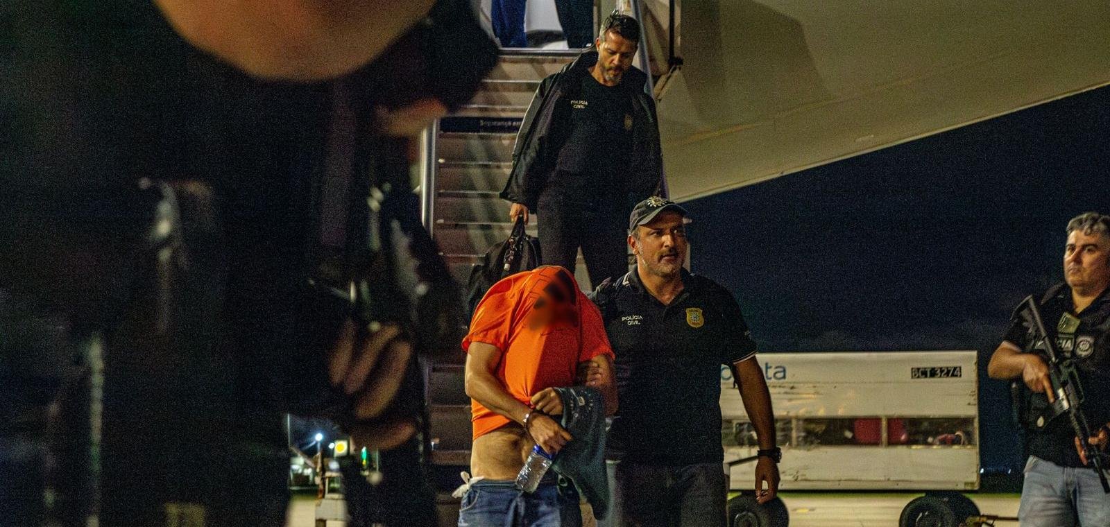 Desembarque em Porto Alegre foi marcado por forte esquema de seguran&ccedil;a
