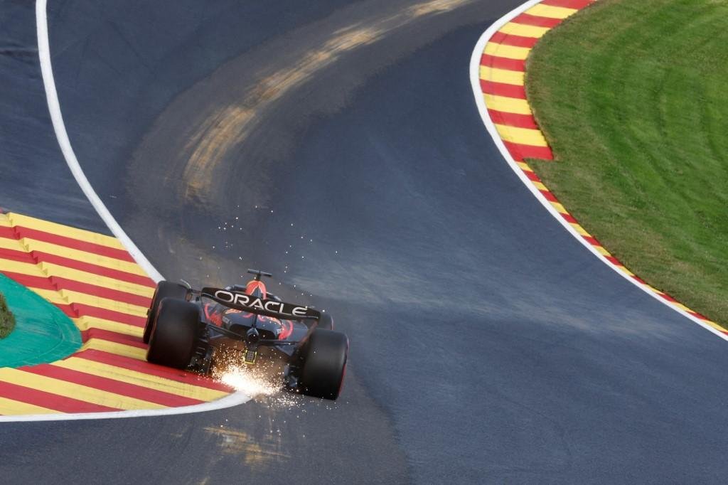 Red Bull segue com boa margem na lideran&ccedil;a