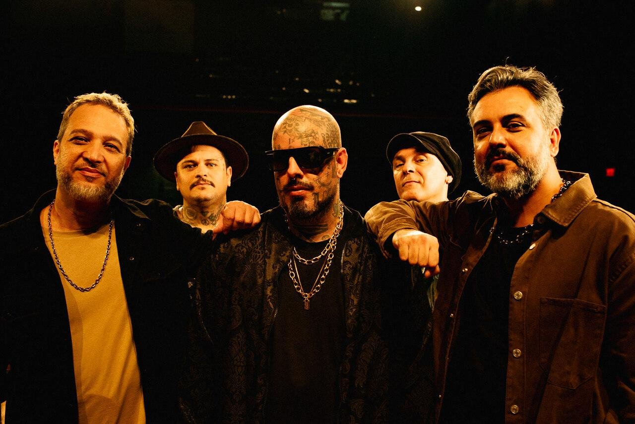 Detonautas &eacute; formada por Tico Santta Cruz, F&aacute;bio Brasil, Renato Rocha, Phil Machado e Andr&eacute; Macca