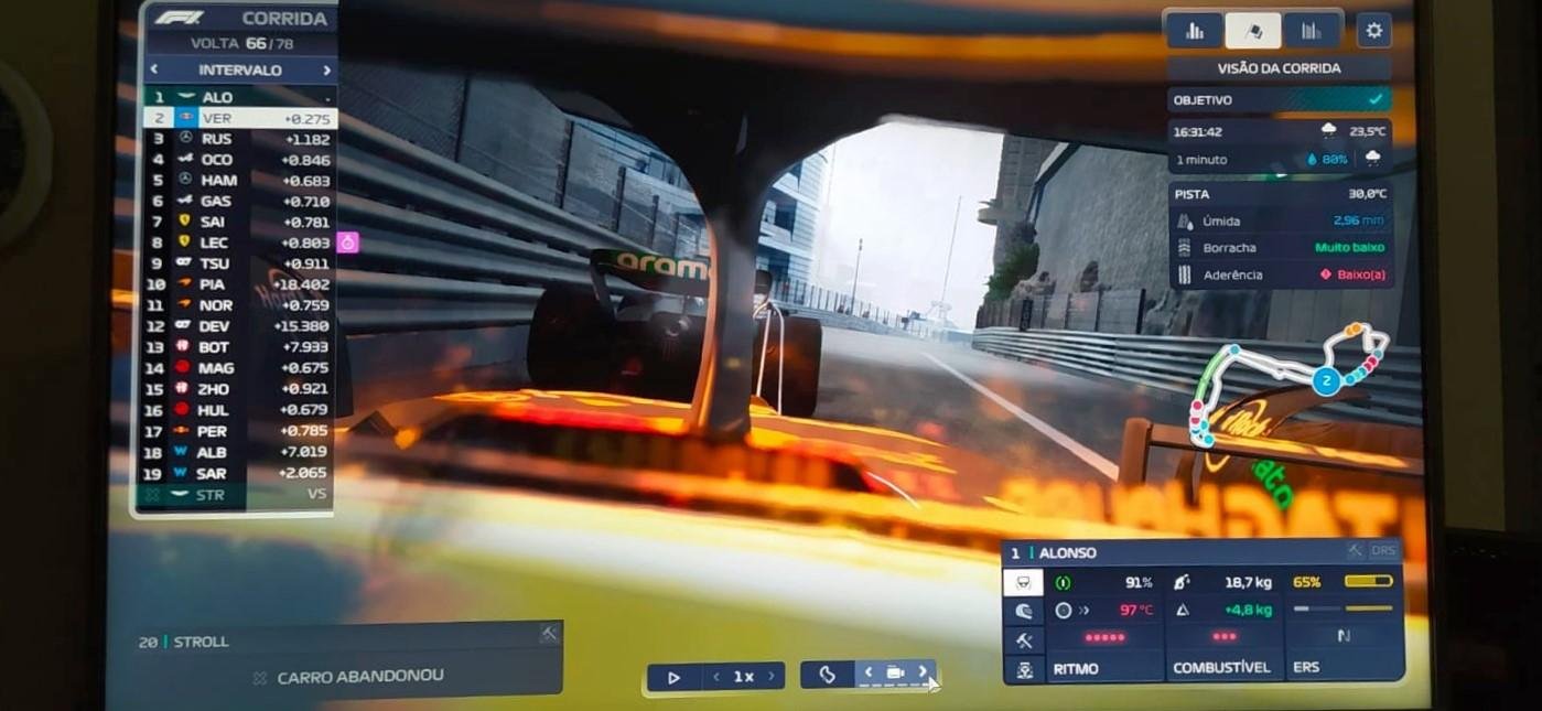 Nova vis&atilde;o dentro do capacete aumenta a imers&atilde;o nas corridas