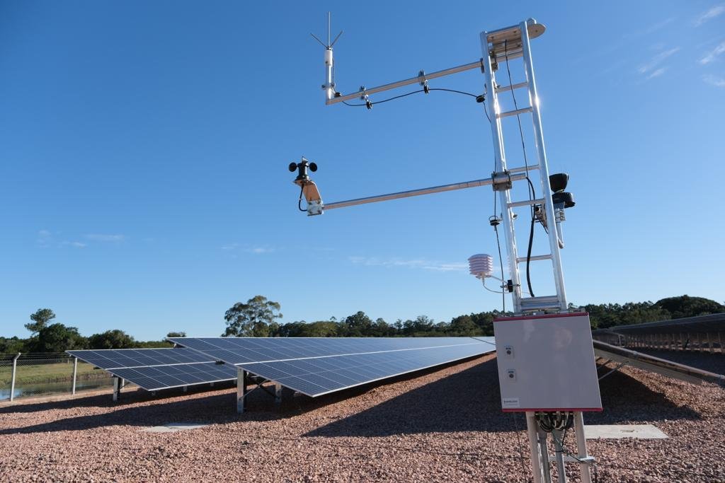 Foram entregues 930 pain&eacute;is solares, que abastecer&atilde;o 33 unidades consumidoras
