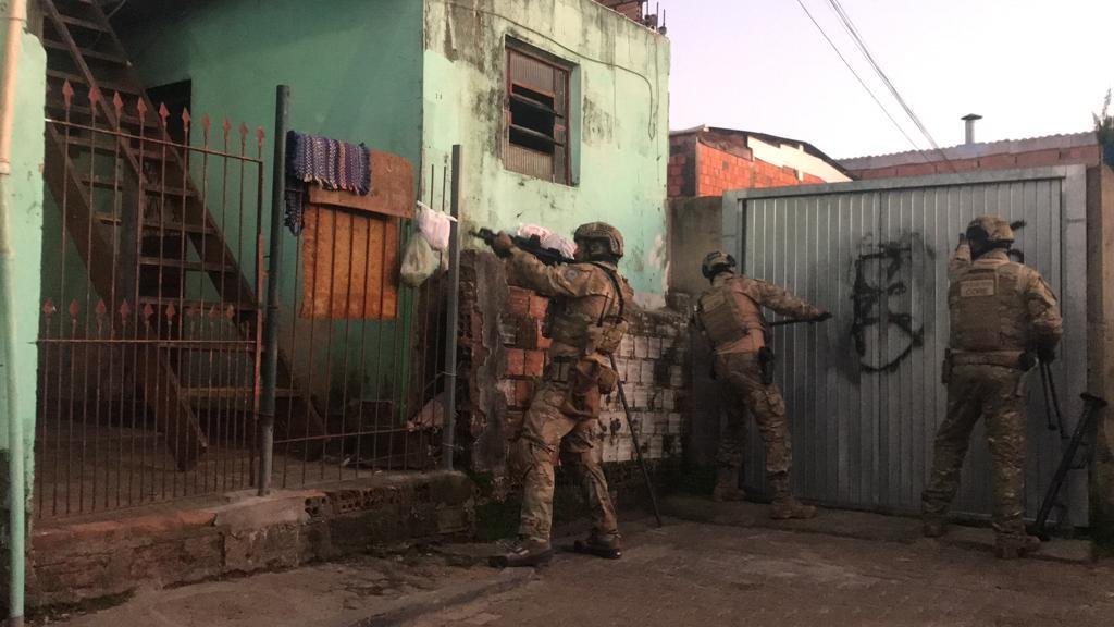Policiais cumpriram ordens judiciais em Porto Alegre, Alvorada, Nova Santa Rita e Est&acirc;ncia Velha