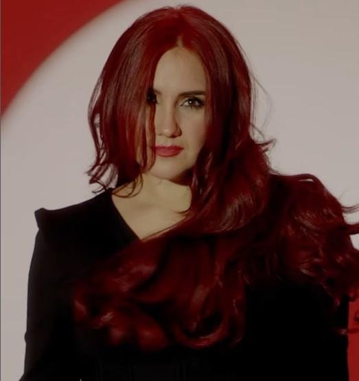 A cantora mexicana Dulce Maria, que interpretou Roberta na famosa telenovela "Rebeldes", apareceu com os cabelos ruivos