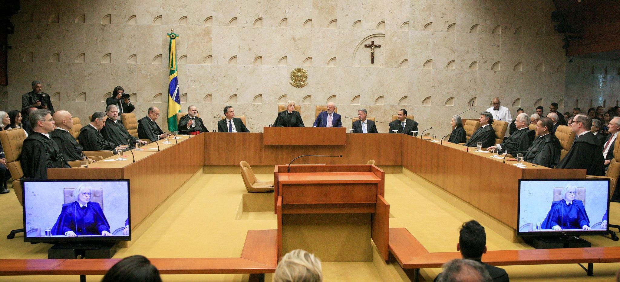 Com o pleno completo, Cristiano Zanin tomou posse nesta quinta-feira