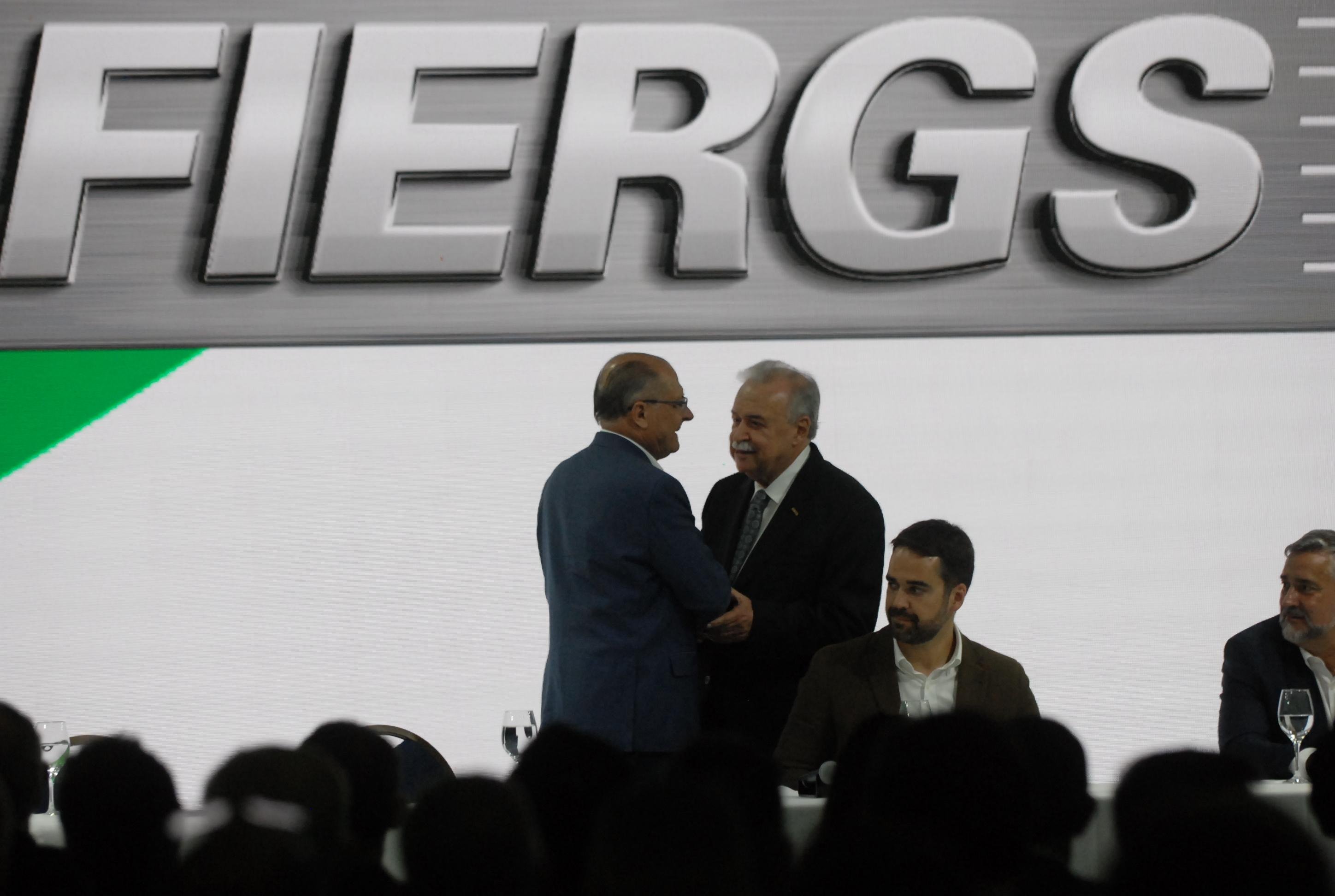 Alckmin e Petry durante evento na Fiergs em Porto Alegre
