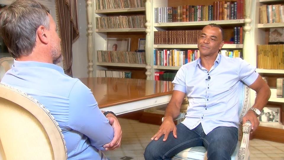 Cafu em entrevista ao rep&oacute;rter L&uacute;cio Sturm
