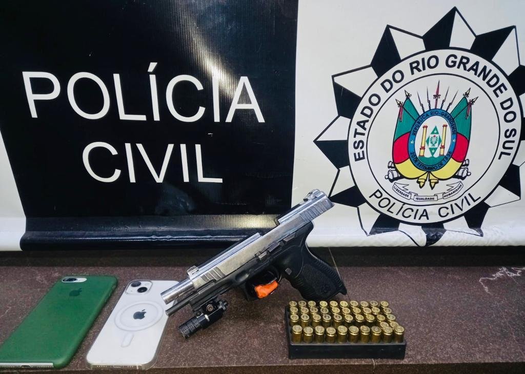 Pol&iacute;cia Civil apreendeu, entre outros itens, pistola com mira a laser