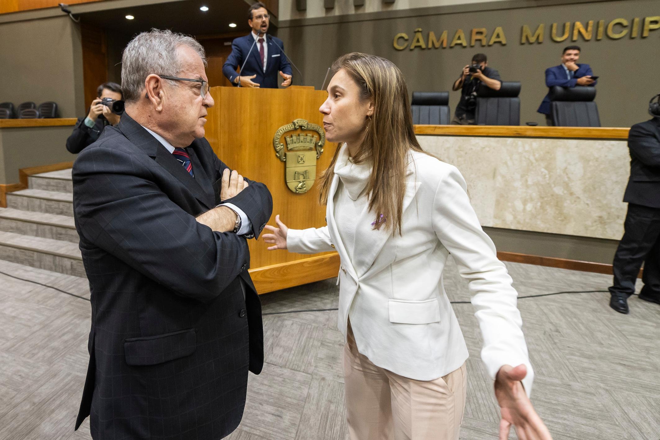 Os vereadores Idenir Cecchim e Mari Pimentel ir&atilde;o presidir as comiss&otilde;es