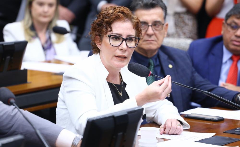 A oitiva seria realizada a partir das 14h desta segunda, 7