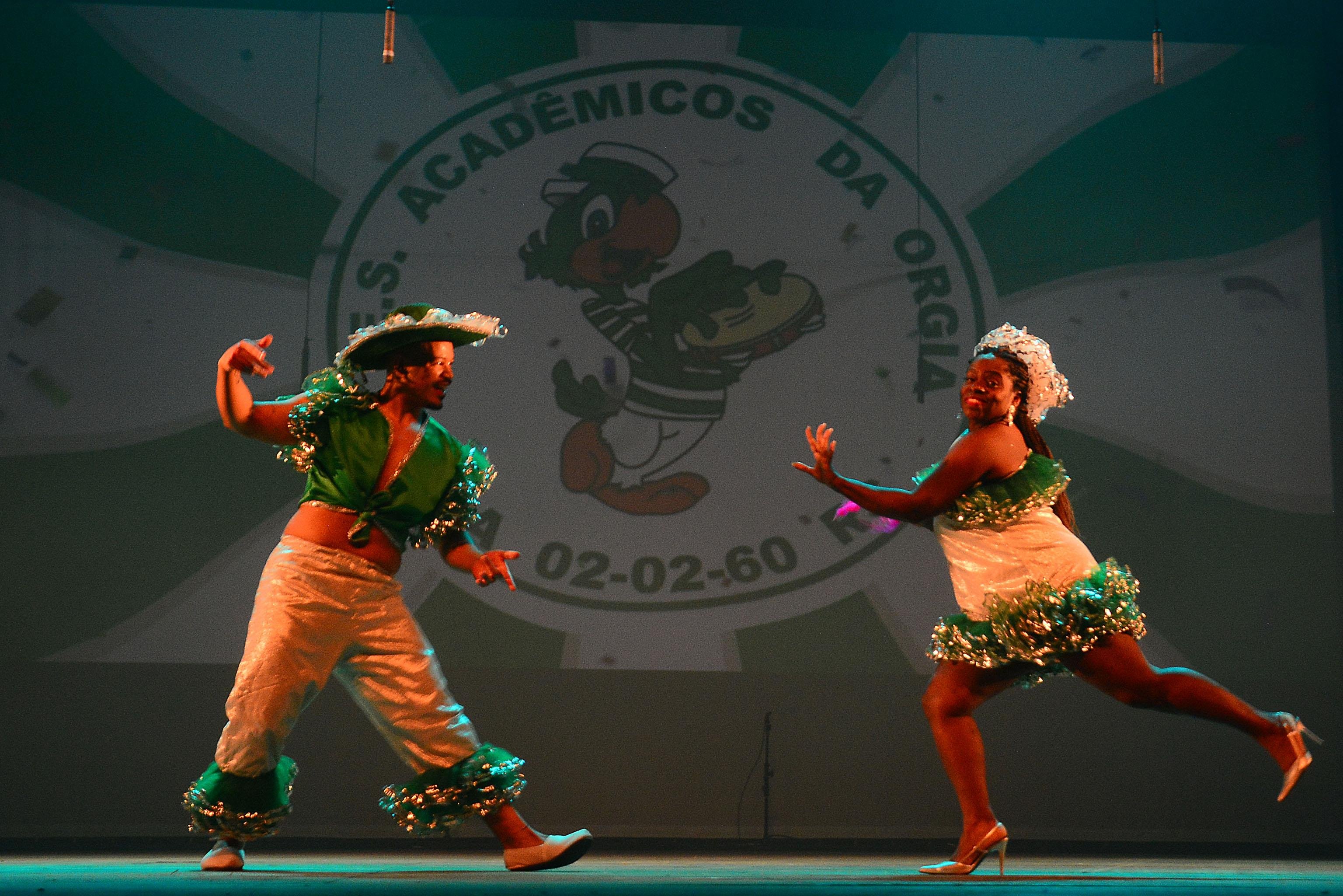 Apresenta&ccedil;&atilde;o fez releitura de desfiles realizados por escolas de samba de Porto Alegre