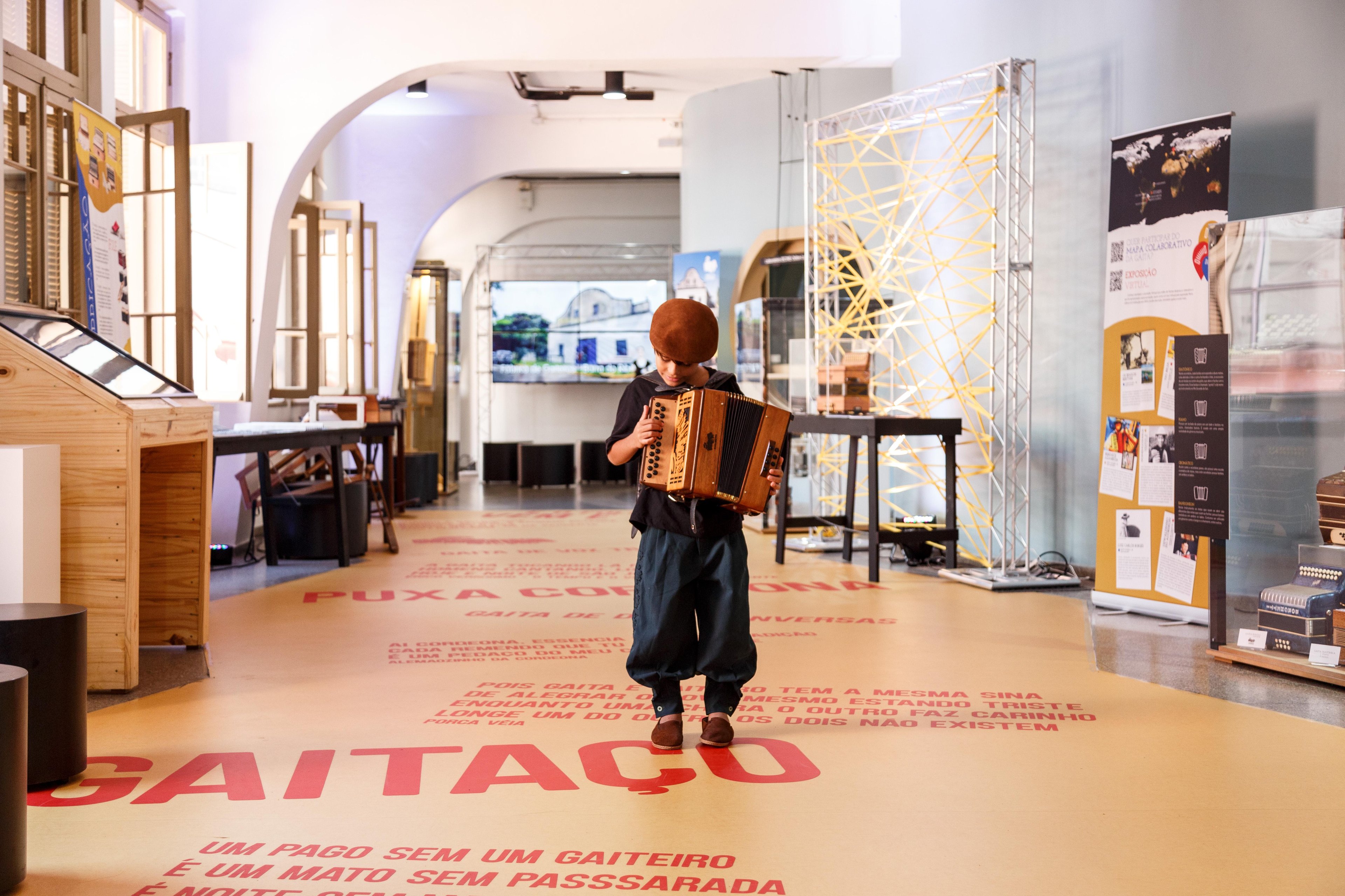 Exposi&ccedil;&atilde;o tamb&eacute;m conta com apresenta&ccedil;&otilde;es musicais do projeto "F&aacute;brica de Gaiteiros"