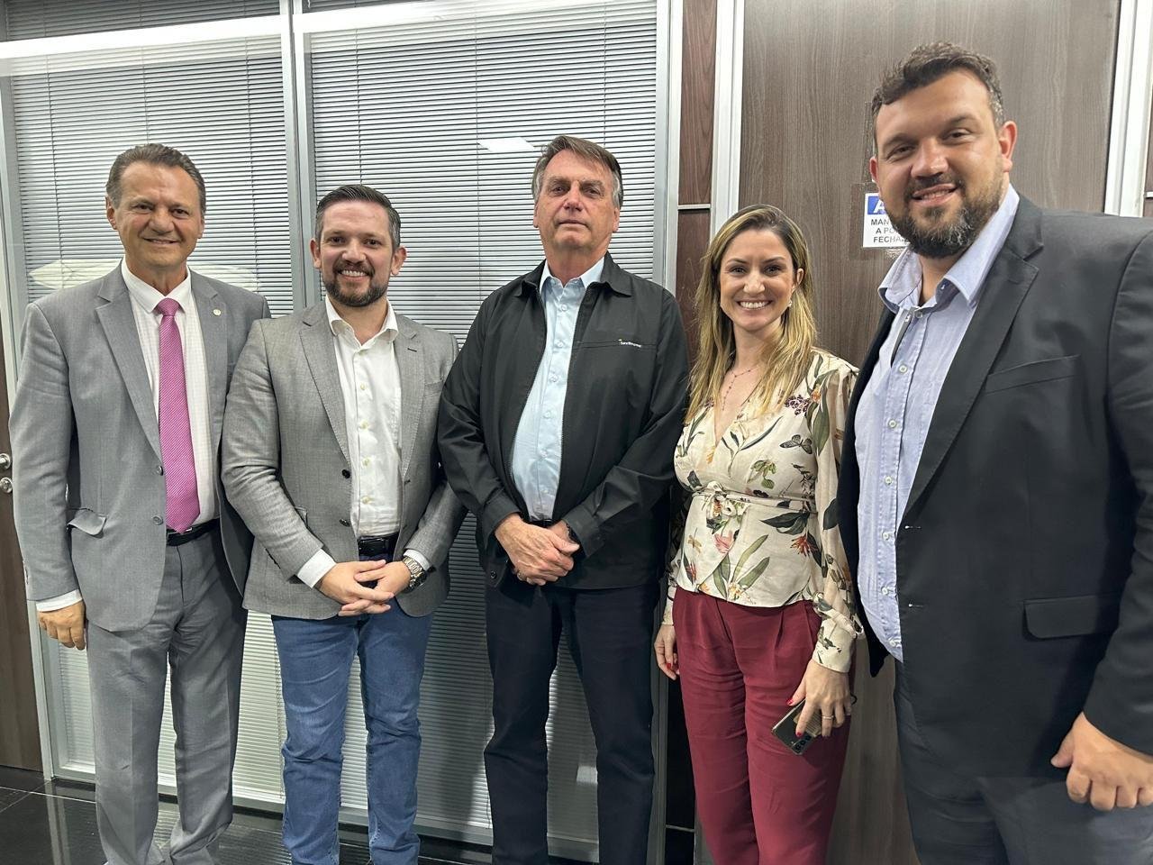 Pascoal ao lado de Cherini (e) e o ex-presidente Jair Bolsonaro