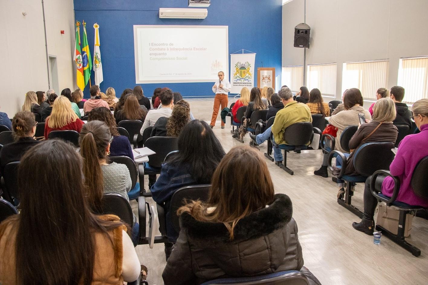 Reuni&atilde;o contou com representantes da gest&atilde;o municipal, conselheiros tutelares, fam&iacute;lias e iniciativa privada