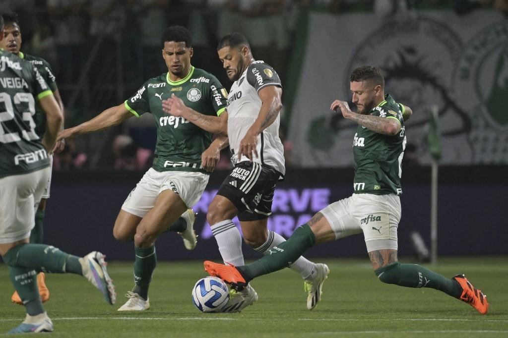 Hulk n&atilde;o conseguiu gol salvador para o Galo
