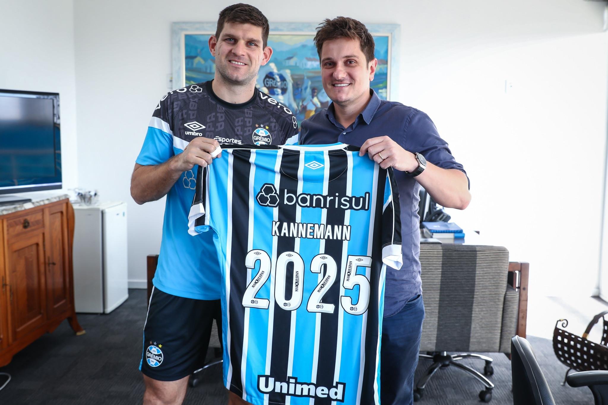 Kannemann renovou contrato por mais dois anos