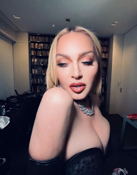 Madonna aparece produzida em uma sequ&ecirc;ncia de fotos