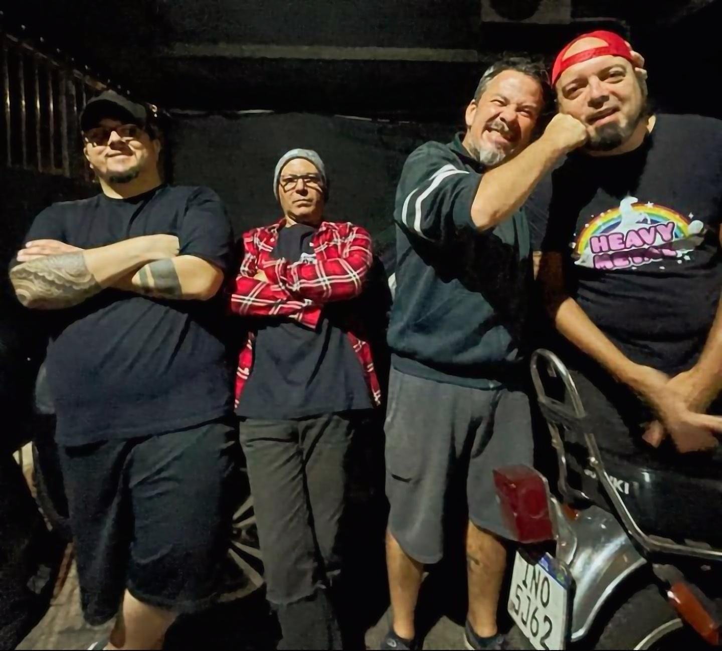 Banda Psicopatos, formada por Rodrigo (voz), Roger (guitarra), Ed (baixo) e Gust (bateria)