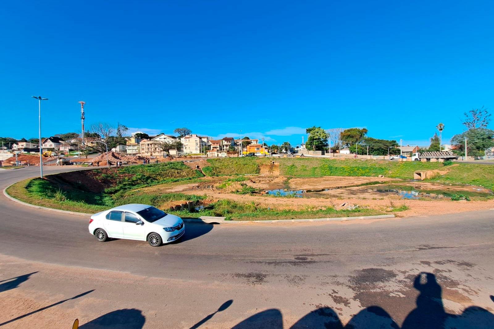 Rotat&oacute;ria no bairro Santa Tereza tem mais de cem metros de di&acirc;metro e liga diversas ruas