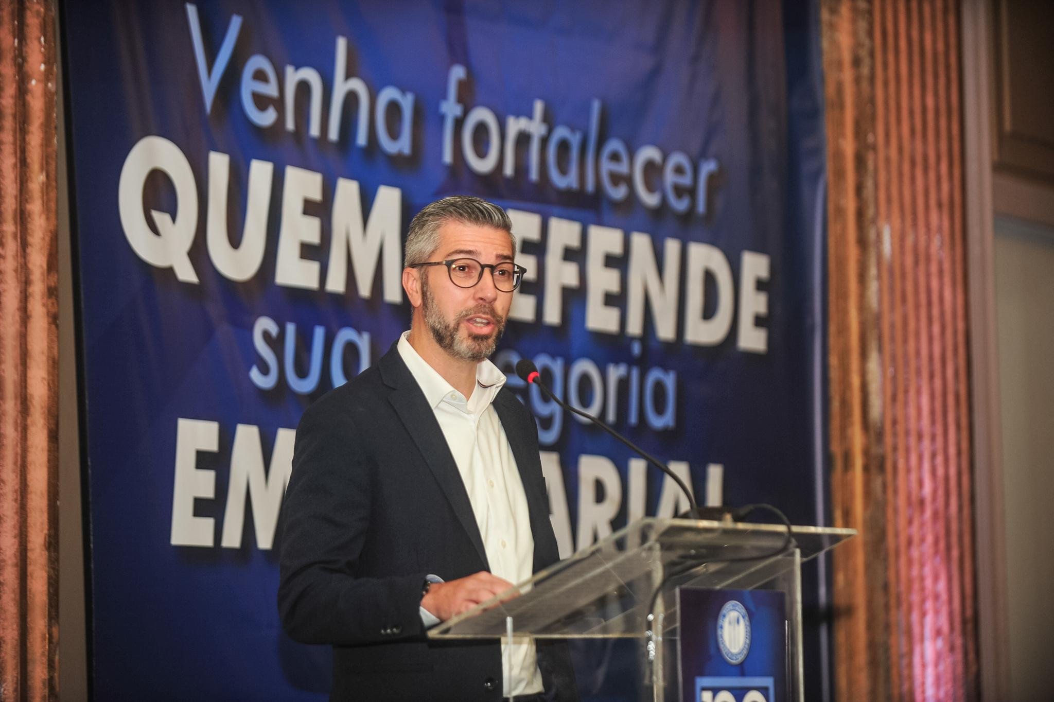 O presidente do SindsegRS, Guilherme Bini, discursou sobre a import&acirc;ncia do setor e da entidade.