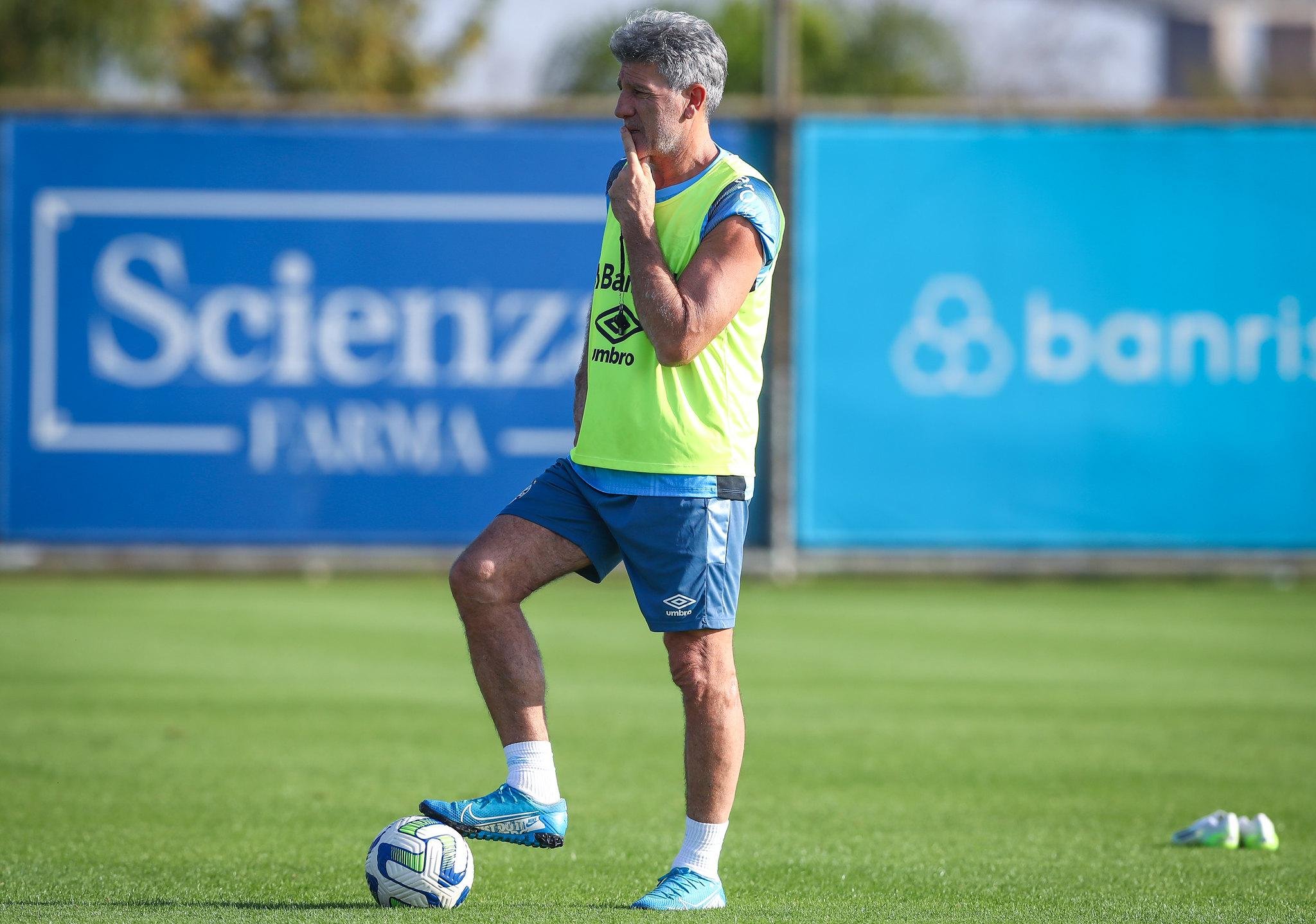 Renato tem algumas d&uacute;vidas na equipe gremista