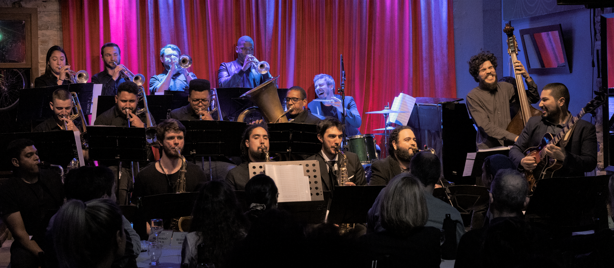 A Brum Big Band, formada por 16 m&uacute;sicos, faz shows neste s&aacute;bado e domingo