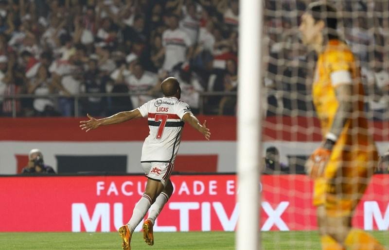 &Iacute;dolo retornou para ser decisivo