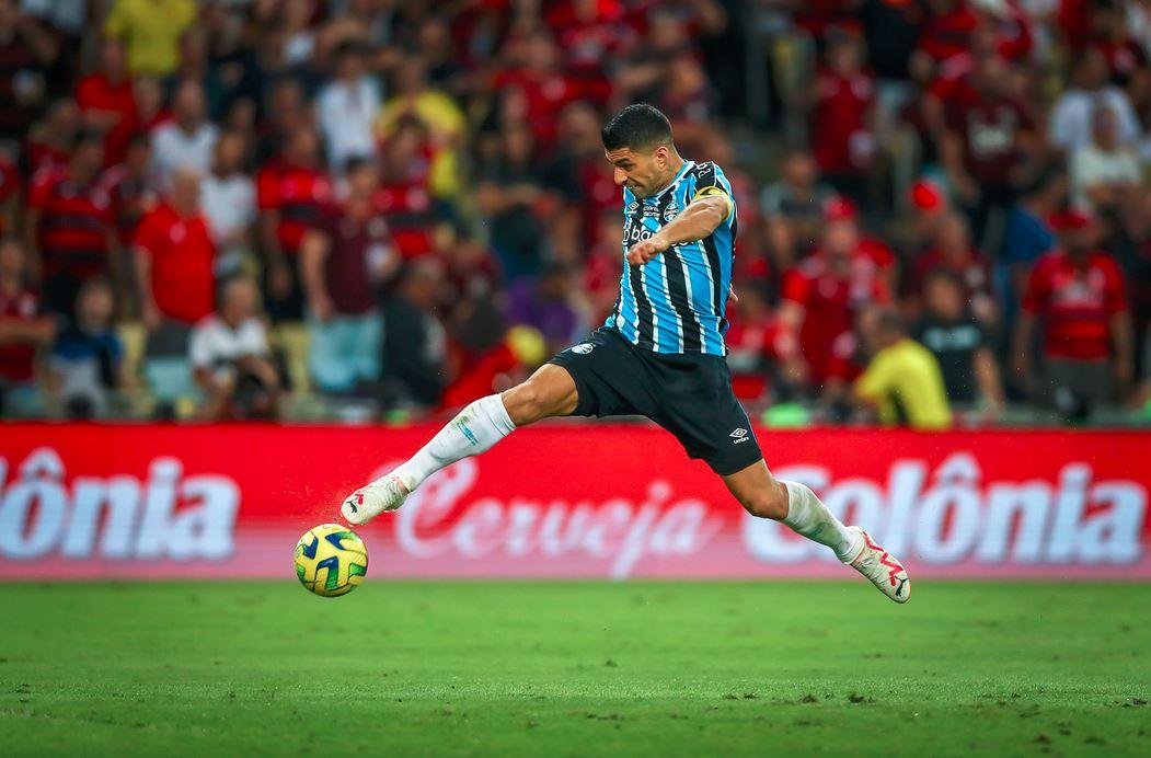 Uruguaio est&aacute; h&aacute; oito jogos sem ir &agrave;s redes