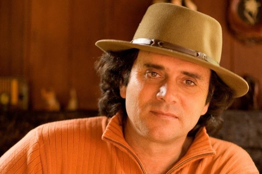 Almir Sater faz show nesta sexta-feira, dia 18, no Audit&oacute;rio Ara&uacute;jo Vianna
