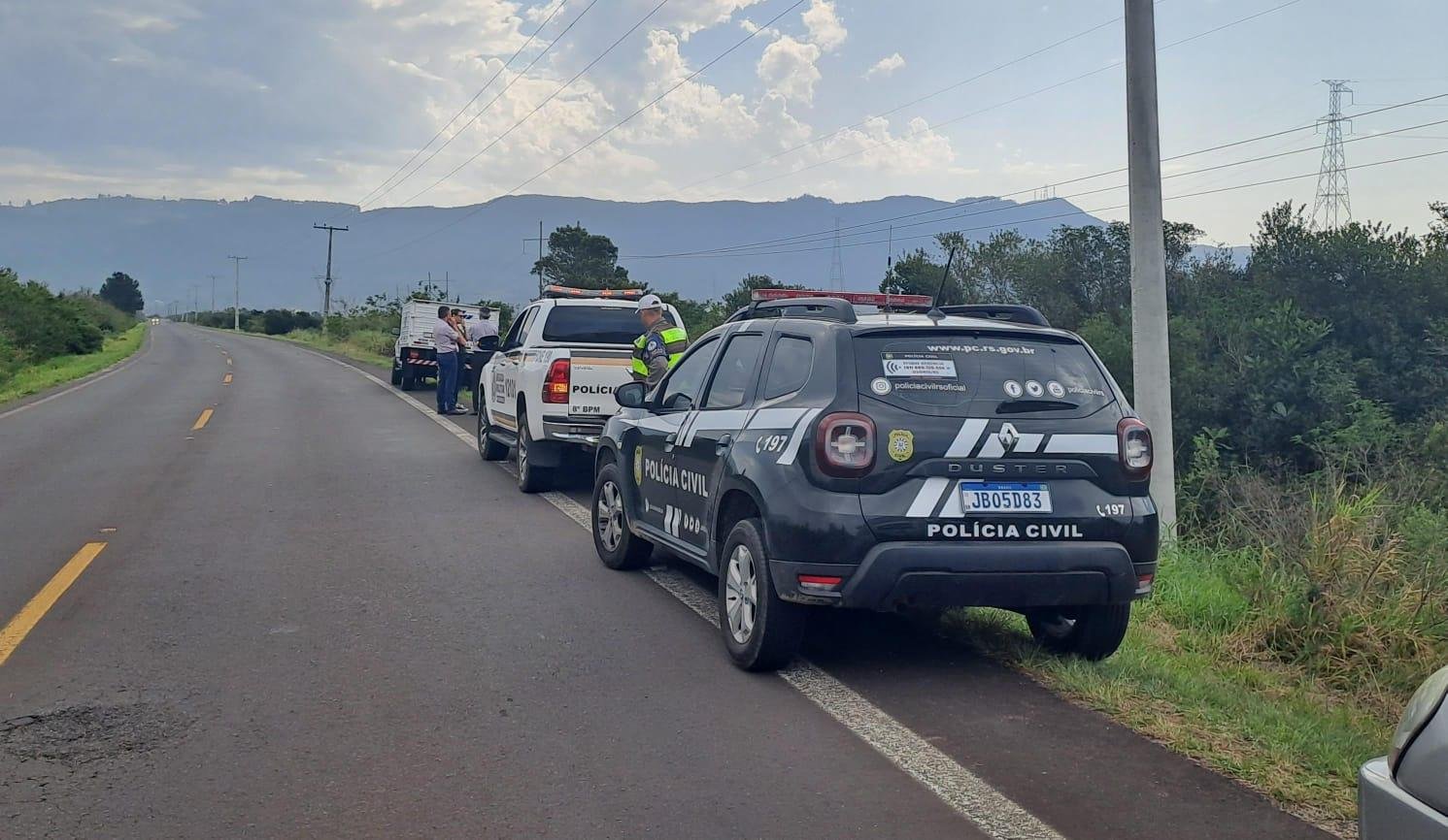 Policiais civis e militares foram acionados para apurar o duplo homic&iacute;dio