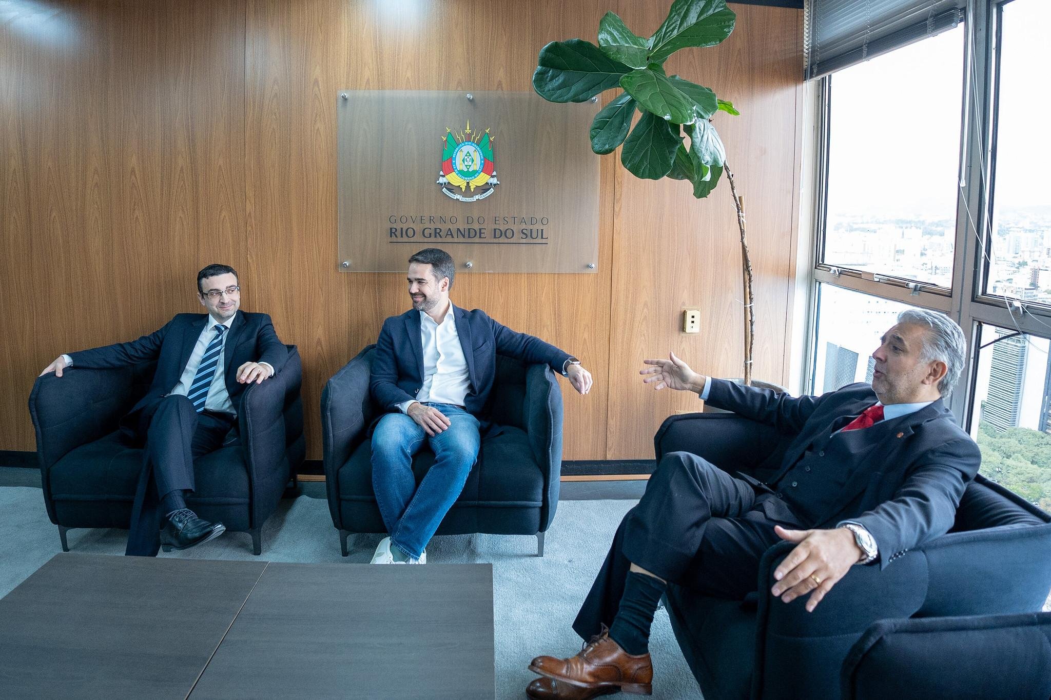 Borghetti, Leite e Da Camino, na entrega da lista tr&iacute;plice no dia 9 de agosto