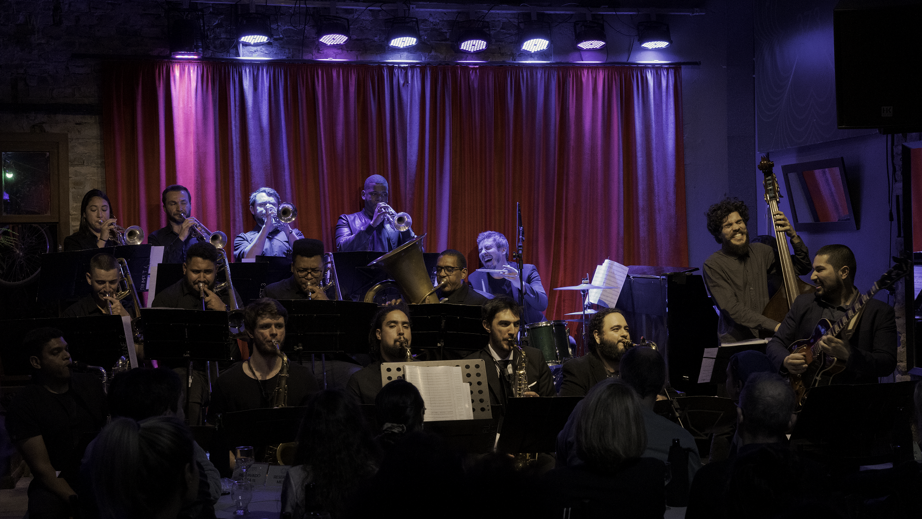 Brum Big Band tem 16 instrumentistas e se apresenta no Espa&ccedil;o 373