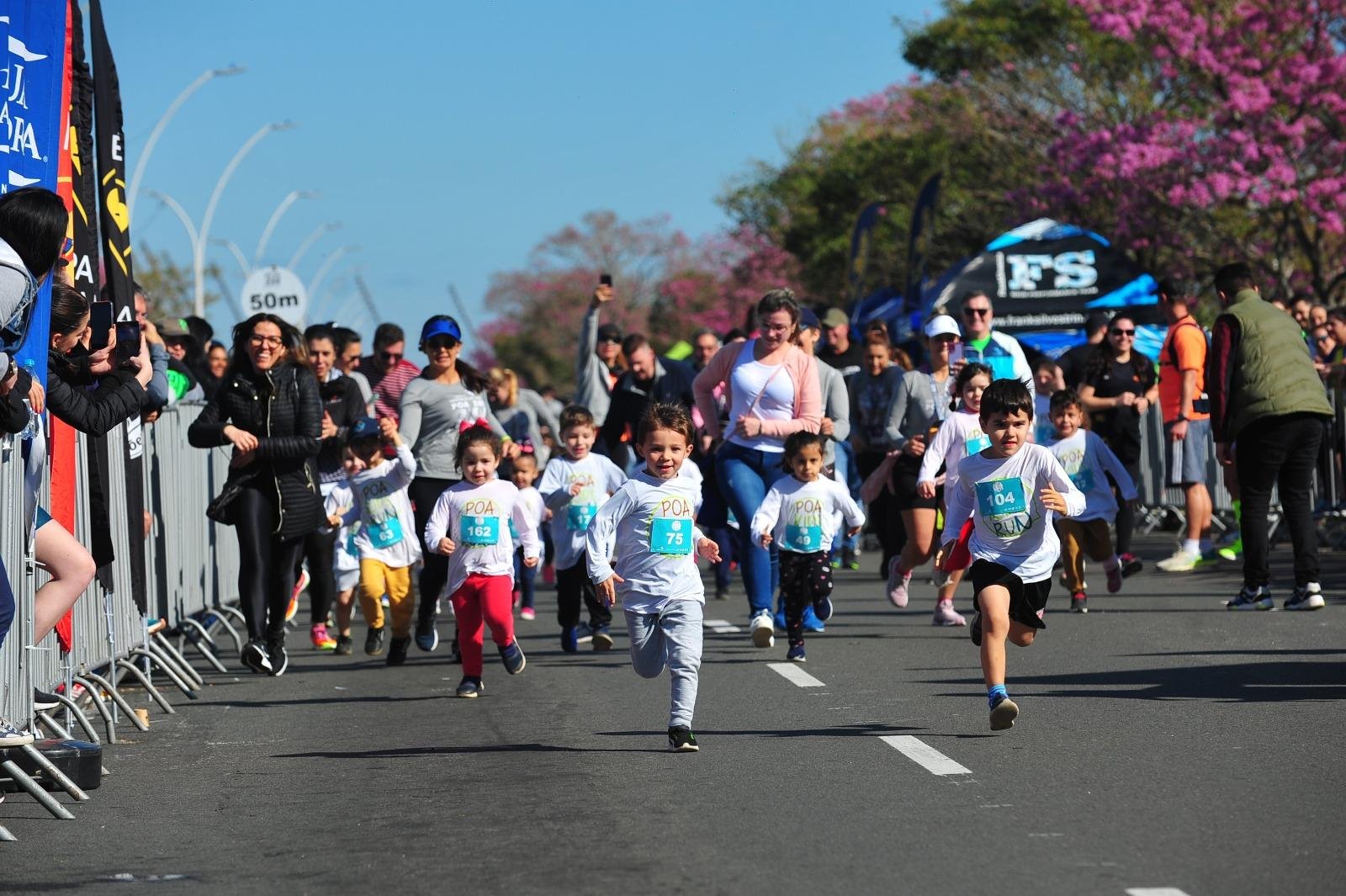 Os corredores da categoria Kids estavam empolgados com a participa&ccedil;&atilde;o no Circuito Poa Day Run