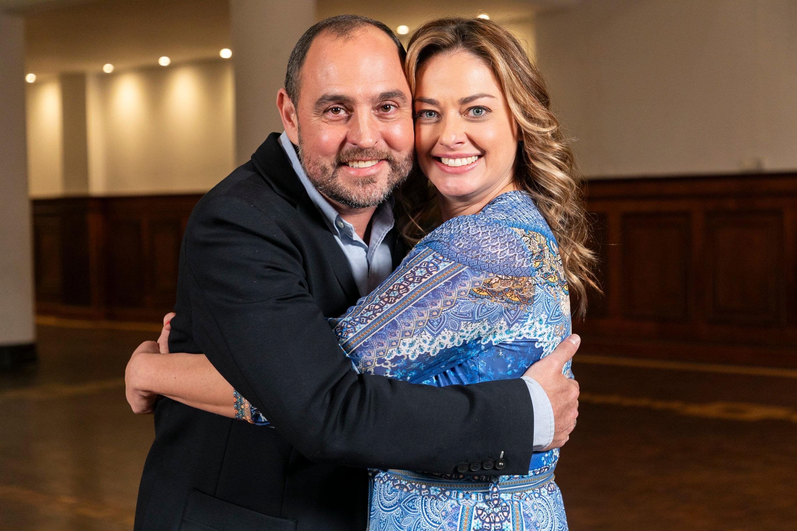 Maria Ant&ocirc;nia Russi, ao lado do marido, F&aacute;bio, participa do programa 'Troca de Esposas'