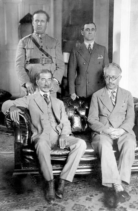 Flores da Cunha, Jo&atilde;o Neves da Fontoura, Borges de Medeiros e Raul Pilla (sentados)