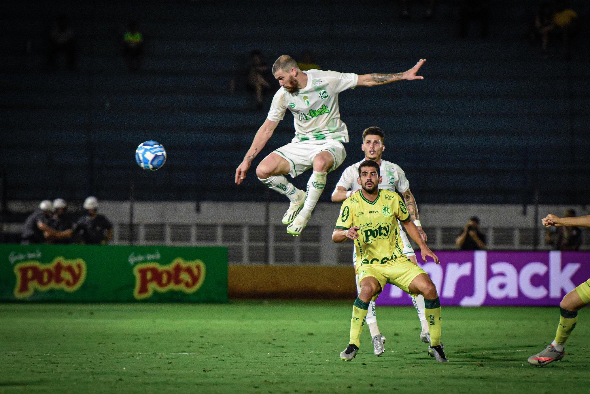Verd&atilde;o segue na luta para voltar &agrave; S&eacute;rie A