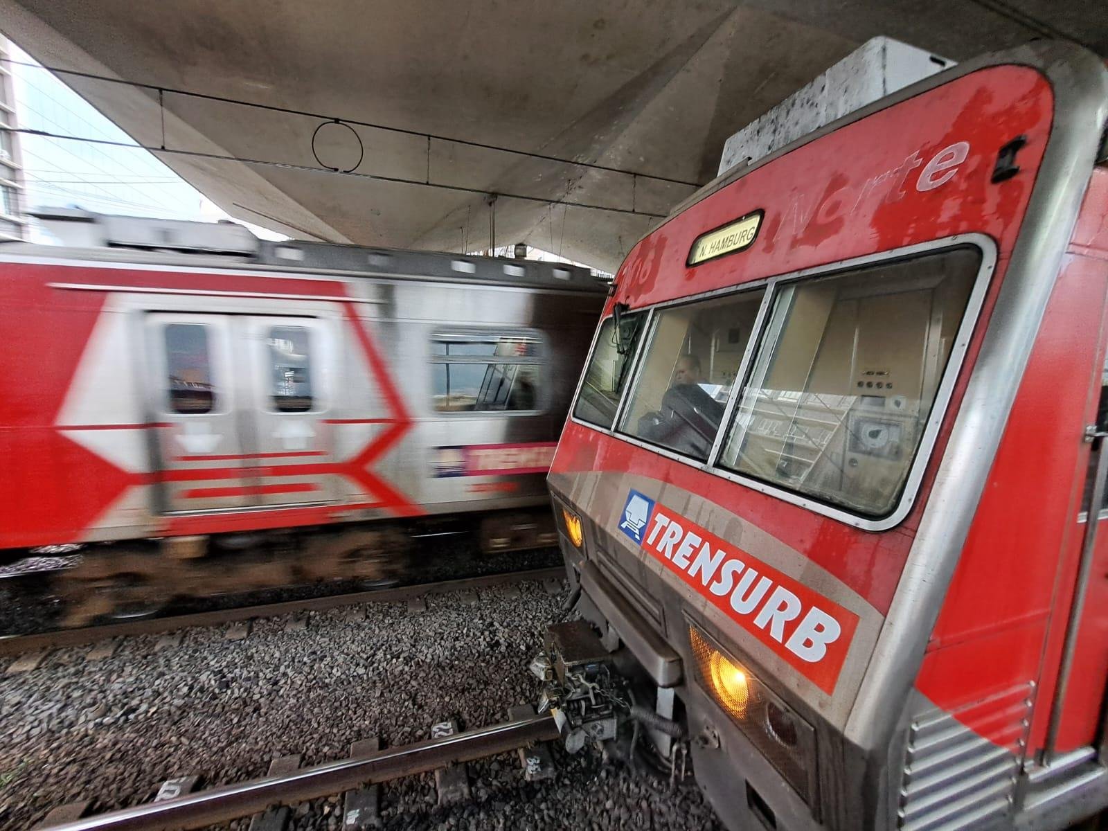 A previs&atilde;o &eacute; de que os metrovi&aacute;rios paralisem por 24 horas, no s&aacute;bado.