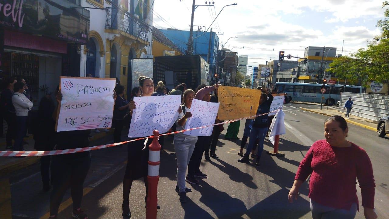 Conforme o Sindicato, mais de 300 trabalhadoras n&atilde;o receberam a rescis&atilde;o e est&atilde;o sem previs&atilde;o de pagamento