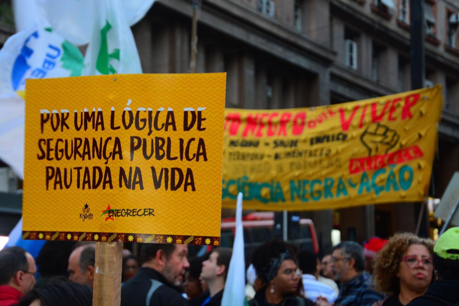 Em Porto Alegre o ato ocorreu na Esquina Democr&aacute;tica, no centro