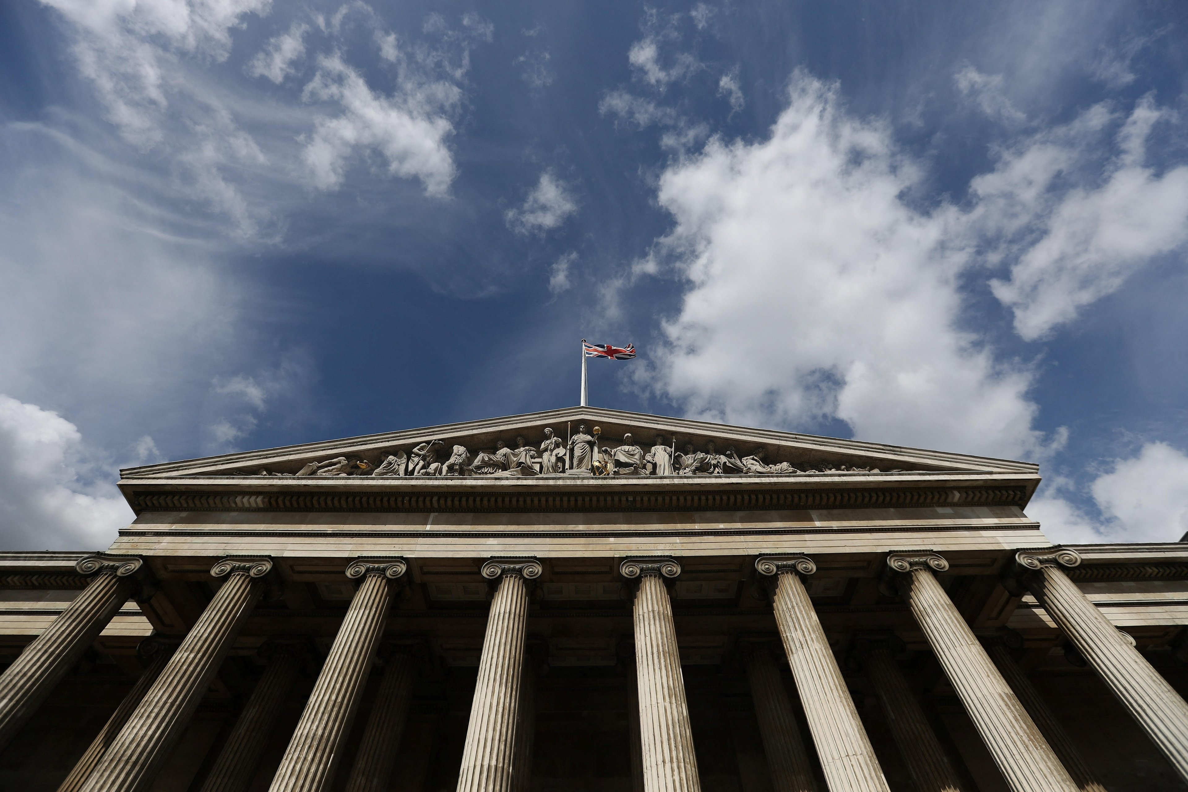 Fachada do British Museum no centro de Londres. Registro de 2018