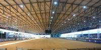 Foram investidos cerca de R$ 5,5 milhões na cobertura da pista, projeto de iluminação e elevação das muretas que separam a arena do público