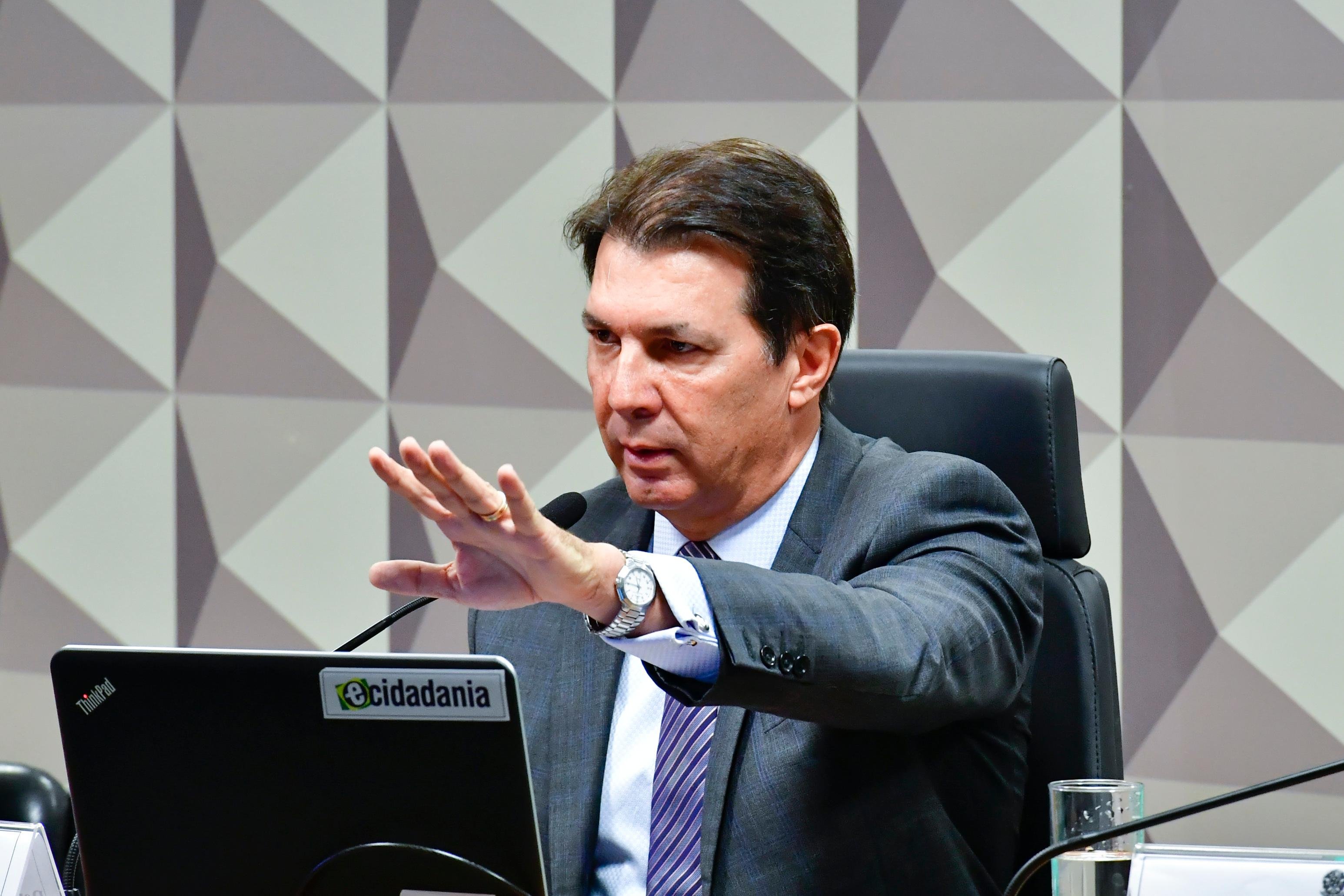 Arthur Maia escreveu que os jornalistas n&atilde;o pode publicar o conte&uacute;do de mensagens de celulares que s&atilde;o usados pelos integrantes da comiss&atilde;o