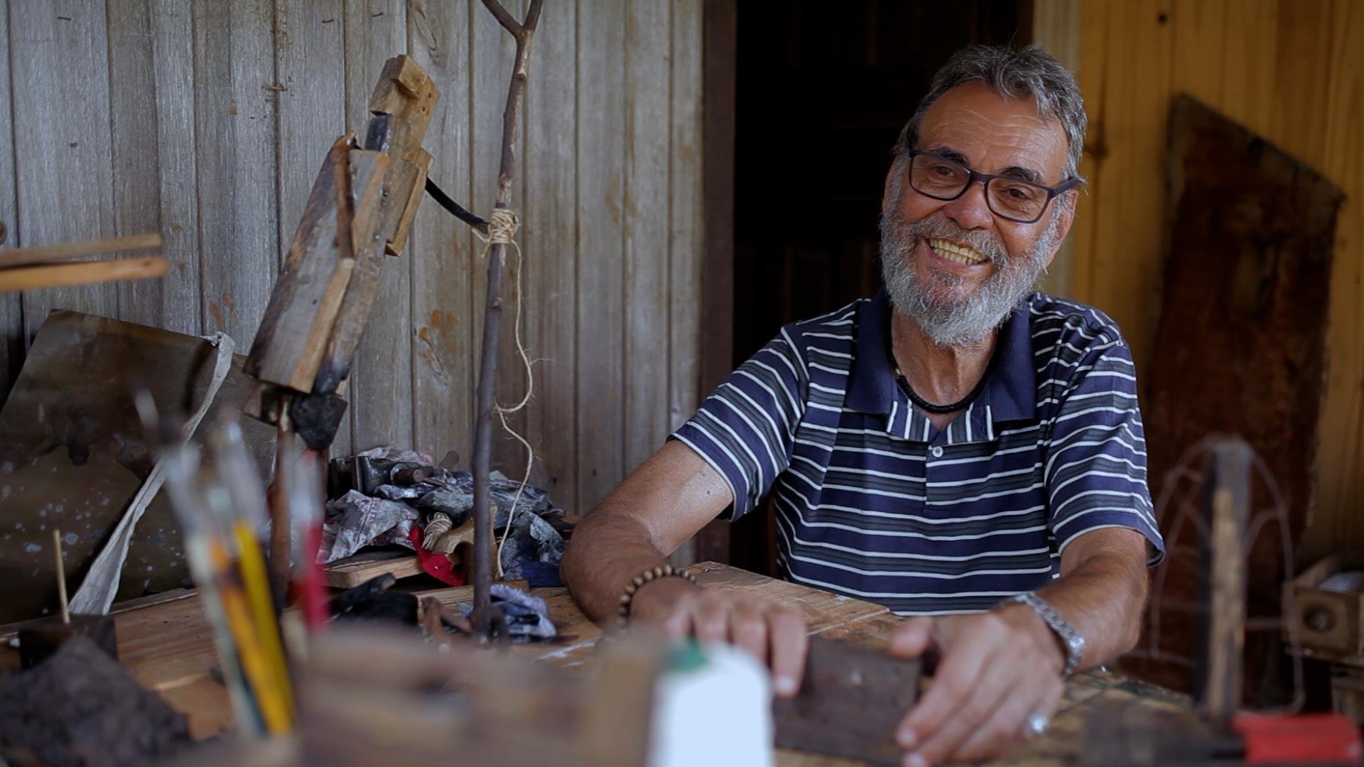 O artista Wilson Cavalcanti, conhecido como Cava
