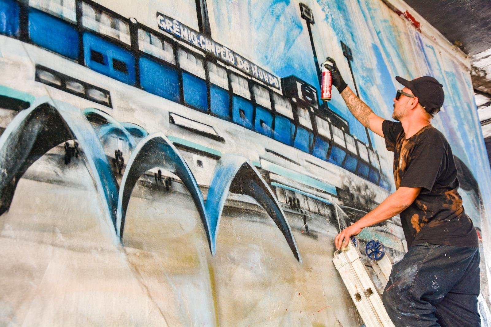 An&atilde;o foi respons&aacute;vel pelas pinturas da tem&aacute;tica do Gr&ecirc;mio