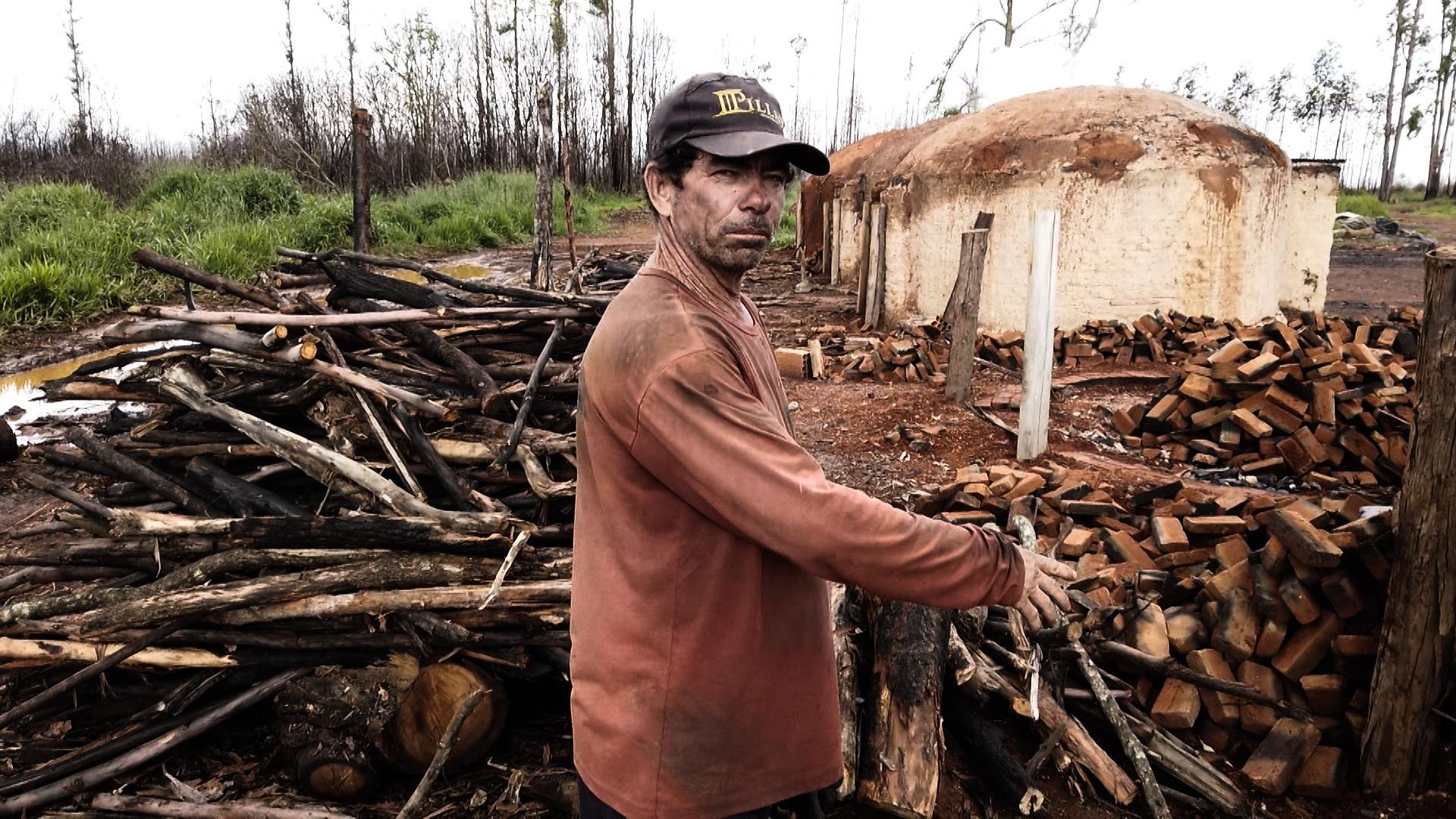 Em Melhor Document&aacute;rio, a indica&ccedil;&atilde;o &eacute; por "Escravos do Carv&atilde;o", exibida no "Rep&oacute;rter Record Investiga&ccedil;&atilde;o"