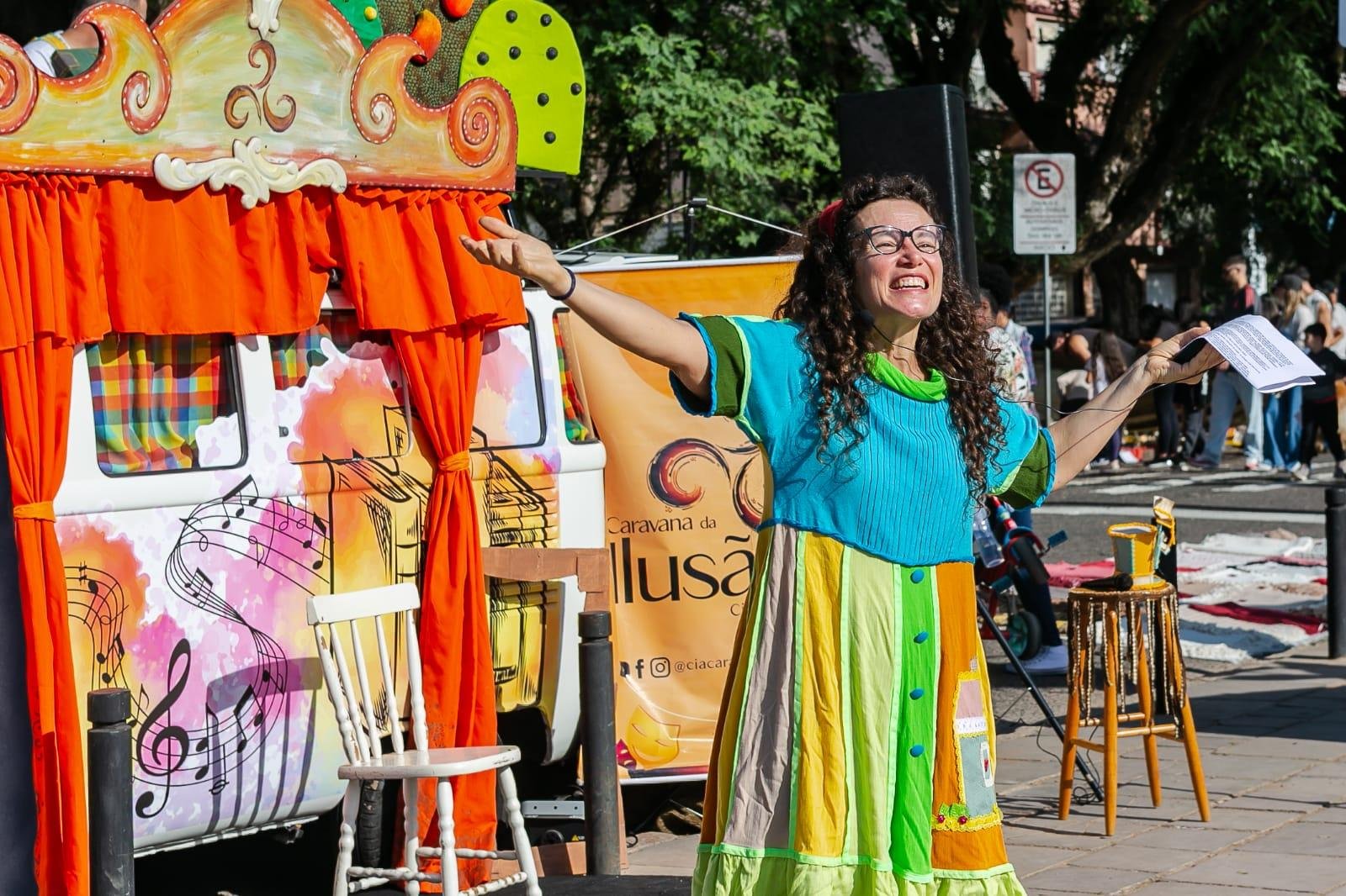 Cristiane de Freitas vai exibir trabalho sobre teatro lambe-lambe durante o festival